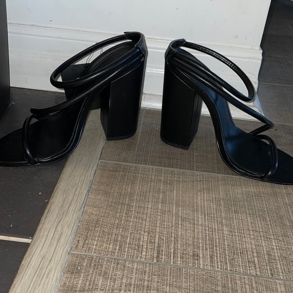 NWT black heeled sandals - Picture 2 of 7